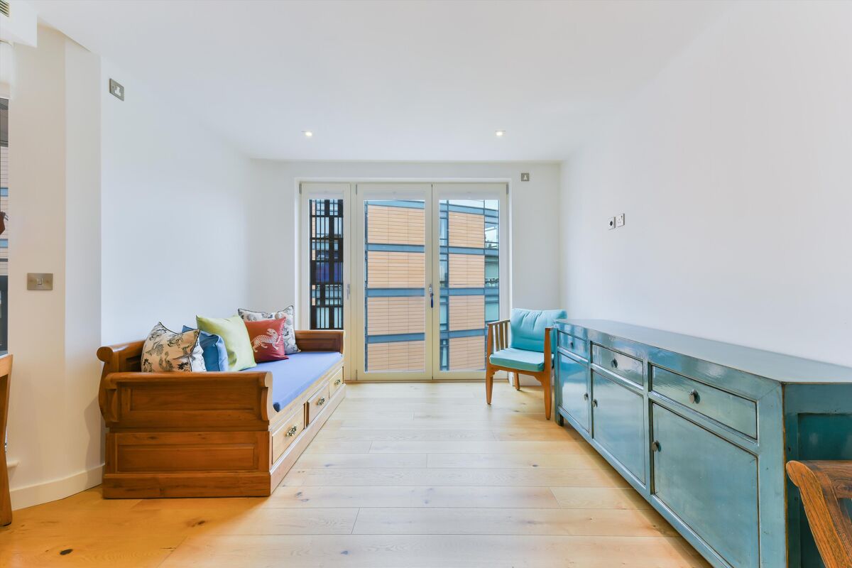 flat to rent in Lambeth High Street, London, SE1 SBQ012301628