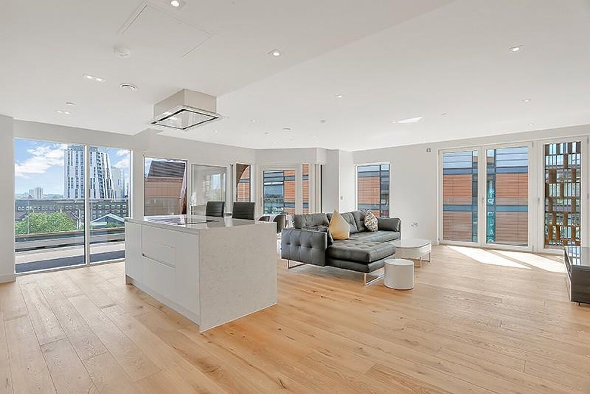 flat to rent in Palace View, Lambeth, London, SE12 SBQ012337301