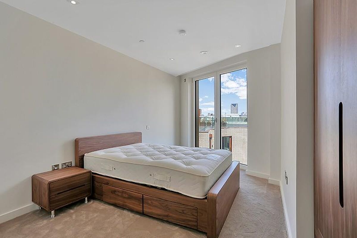 flat to rent in Palace View, Lambeth, London, SE12 SBQ012337301 Knight Frank