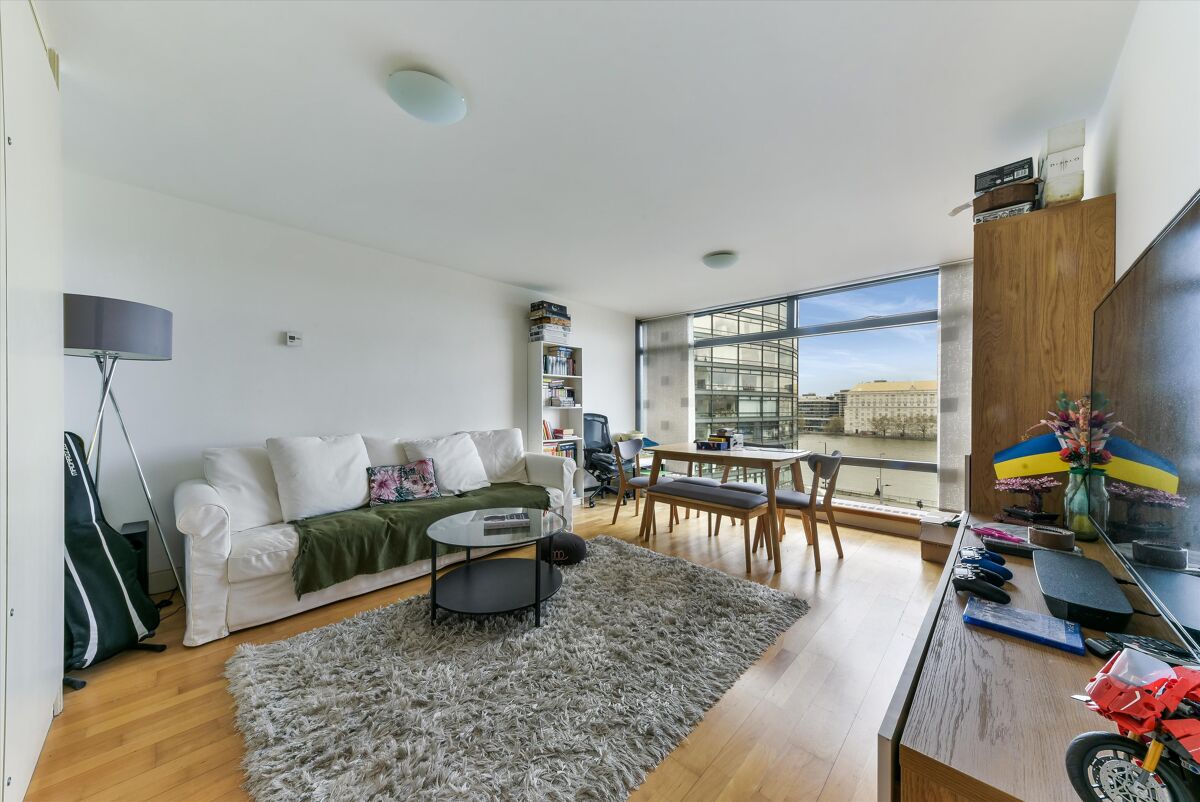 flat to rent in Parliament View, Albert Embankment, Lambeth, London