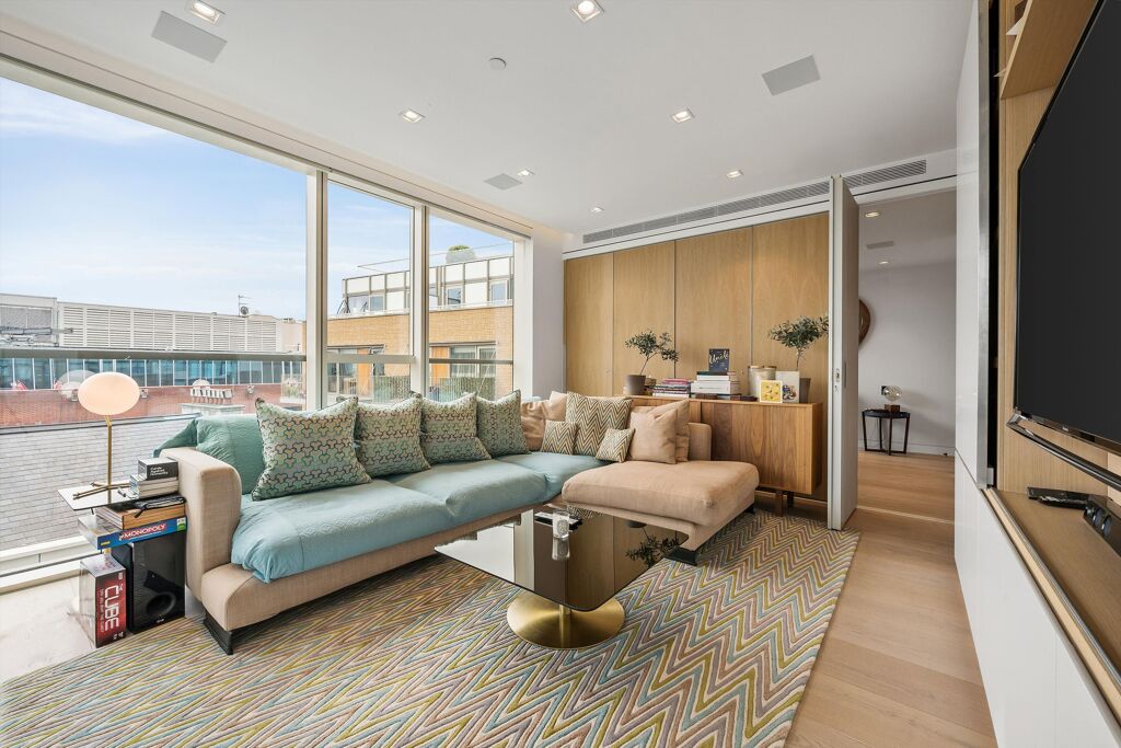 Image of Tudor House, Duchess Walk, London, SE1