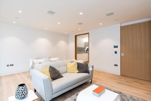 Picture of 3 bedroom flat for rent.