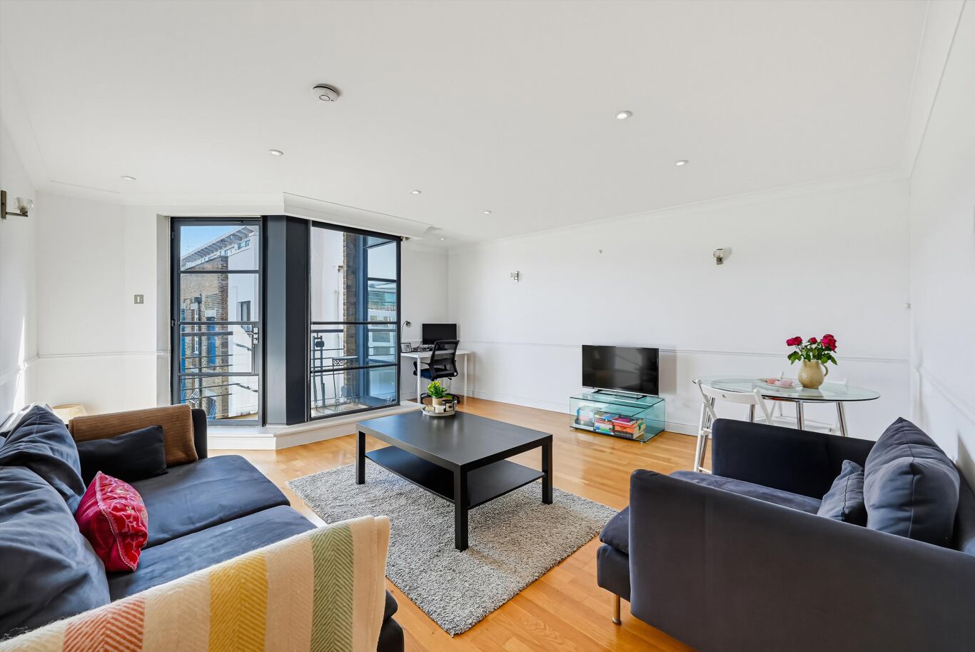 Image of Curlew Street, London SE1