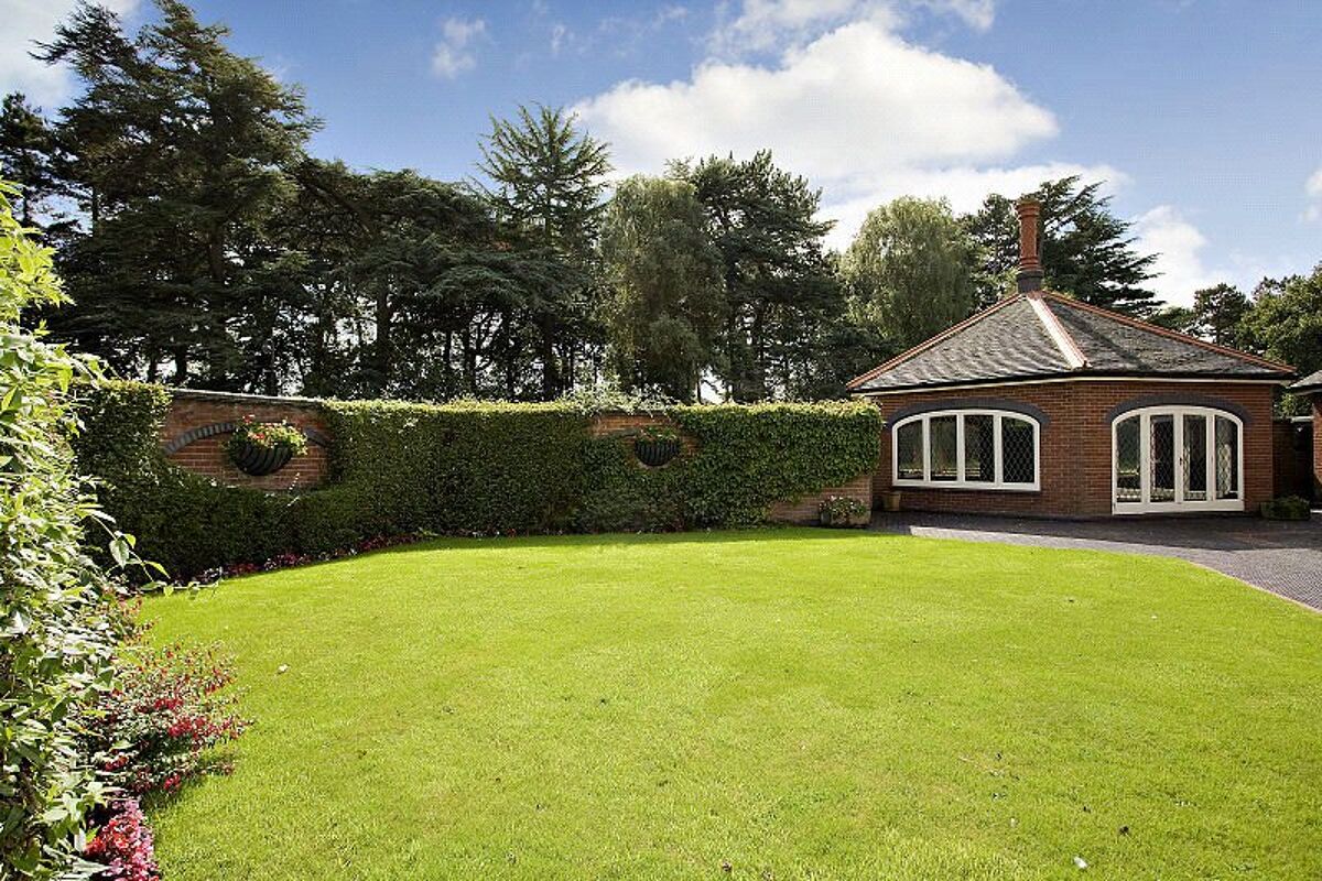 house for sale in Park Manor, Newton Solney, BurtonOnTrent