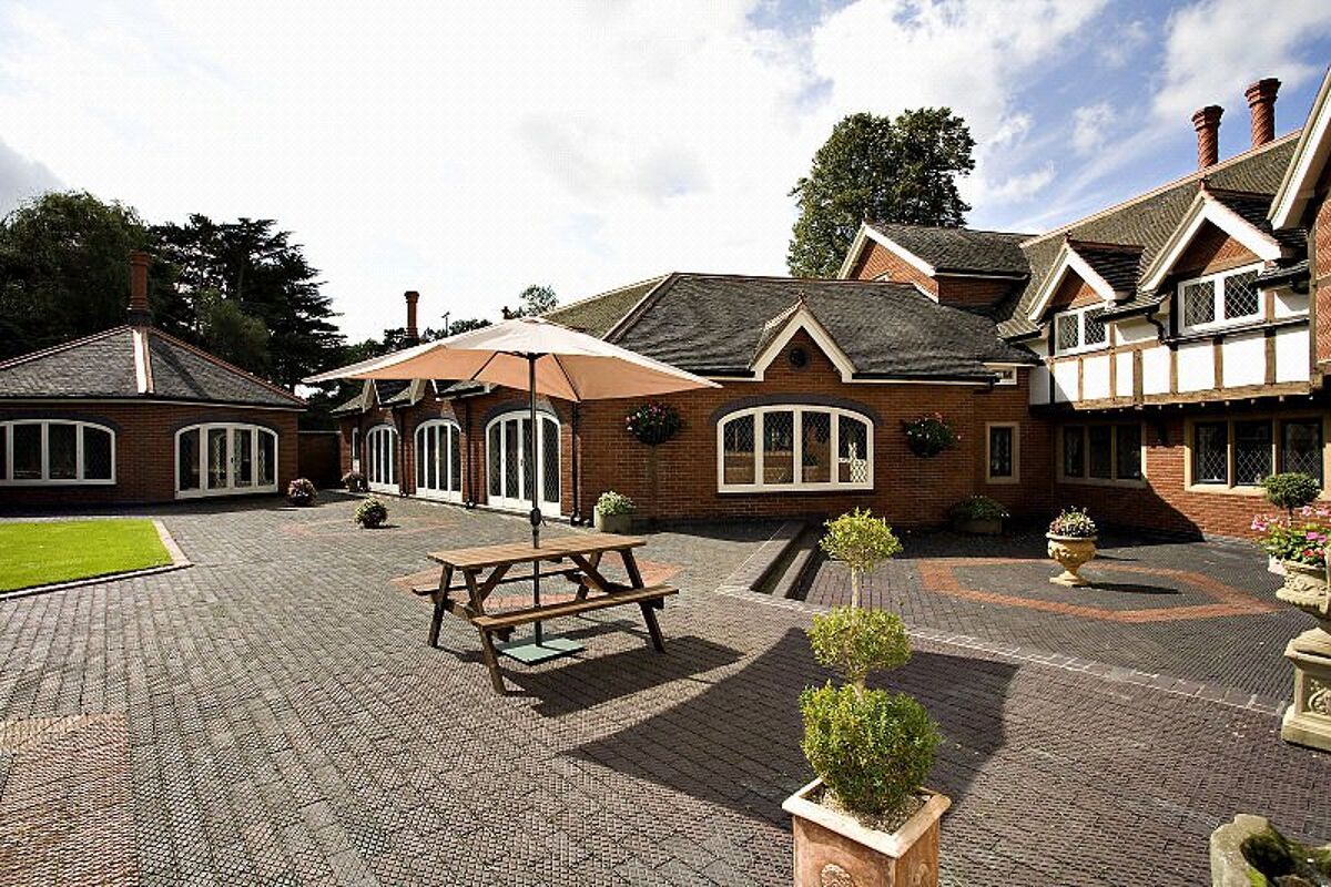 house for sale in Park Manor, Newton Solney, BurtonOnTrent