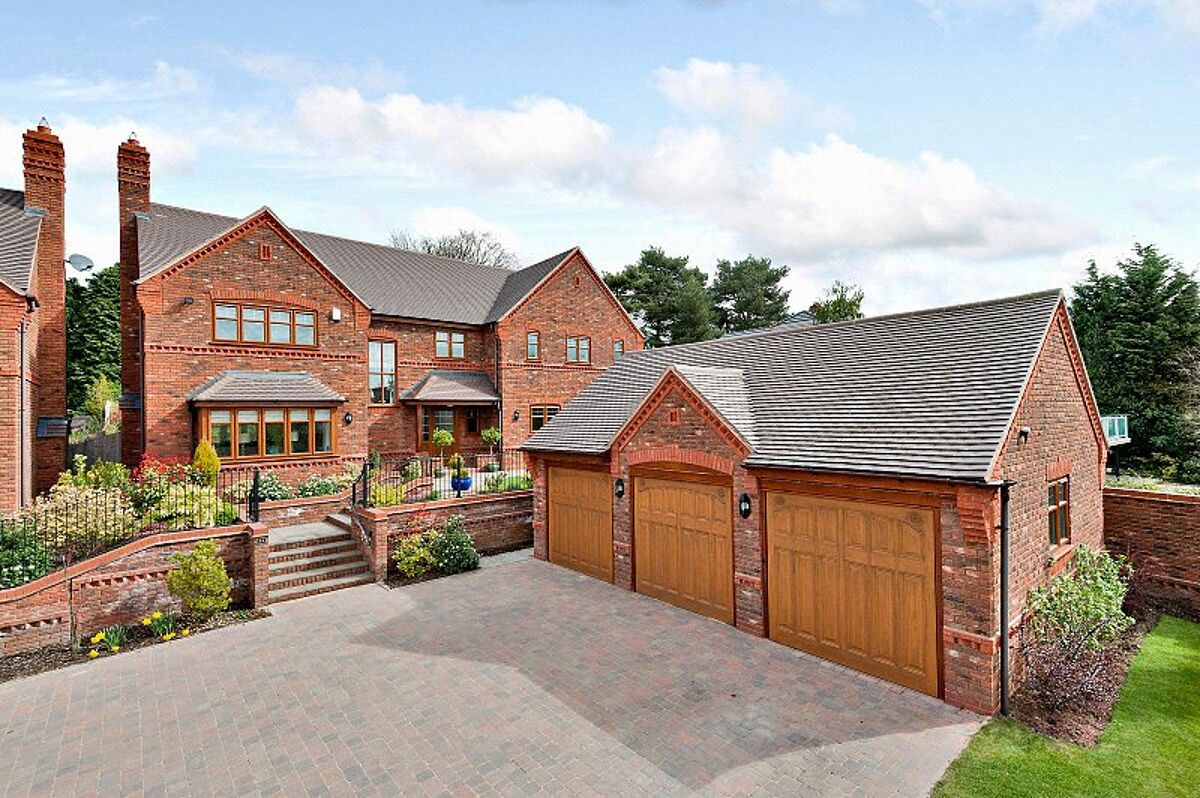 house for sale in Borrowcop Lane, Lichfield, Staffordshire, WS14 SCO130019 Knight Frank house for sale in Borrowcop Lane, Lichfield, Staffordshire, WS14 SCO130019 Knight Frank