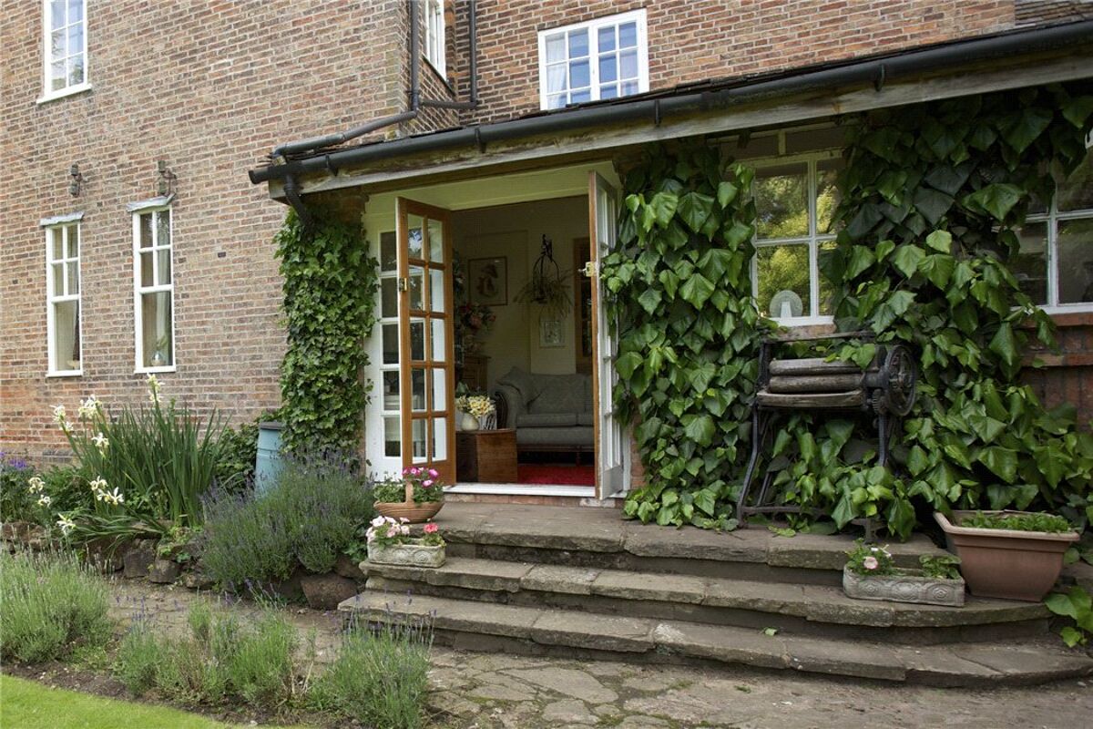 house for sale in Upfields Farm, Elford Road, Tamworth, Staffordshire