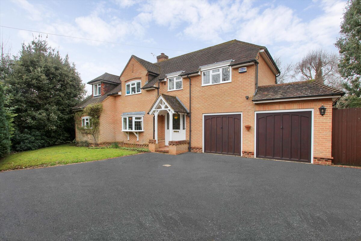 house for sale in Oak Lane, Sevenoaks, Kent, TN13 SEV012041996