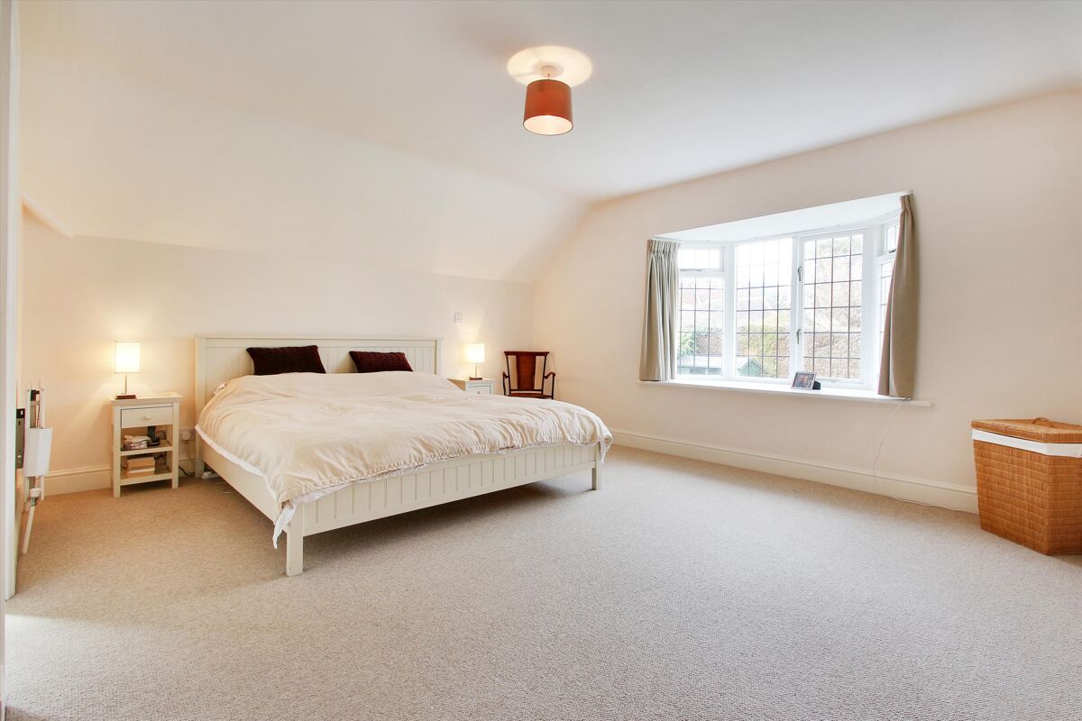 house for sale in Oak Lane, Sevenoaks, Kent, TN13 SEV012041996