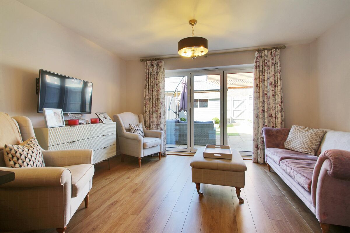 house for sale in Yew Tree Road, Dunton Green, Sevenoaks, Kent, TN14