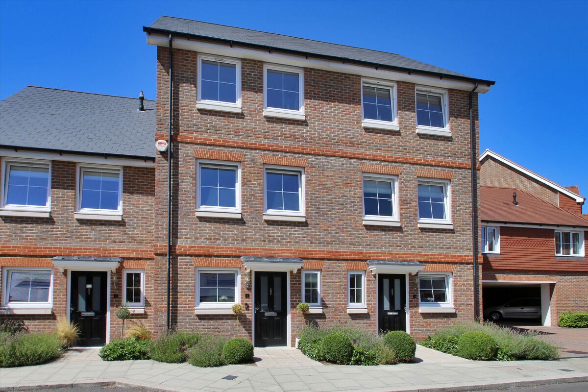 house for sale in Yew Tree Road, Dunton Green, Sevenoaks, Kent, TN14