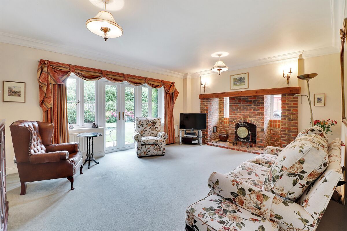 house for sale in Maidstone Road, Hadlow, Tonbridge, Kent, TN11