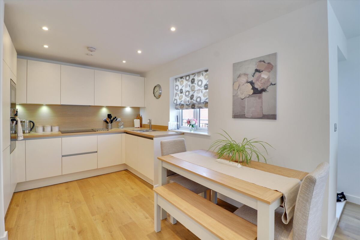 flat for sale in Eden Road, Dunton Green, Sevenoaks, Kent, TN14