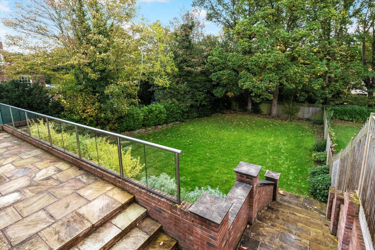 house for sale in Wildernesse Mount, Sevenoaks, Kent, TN13 SEV012082406 Knight Frank