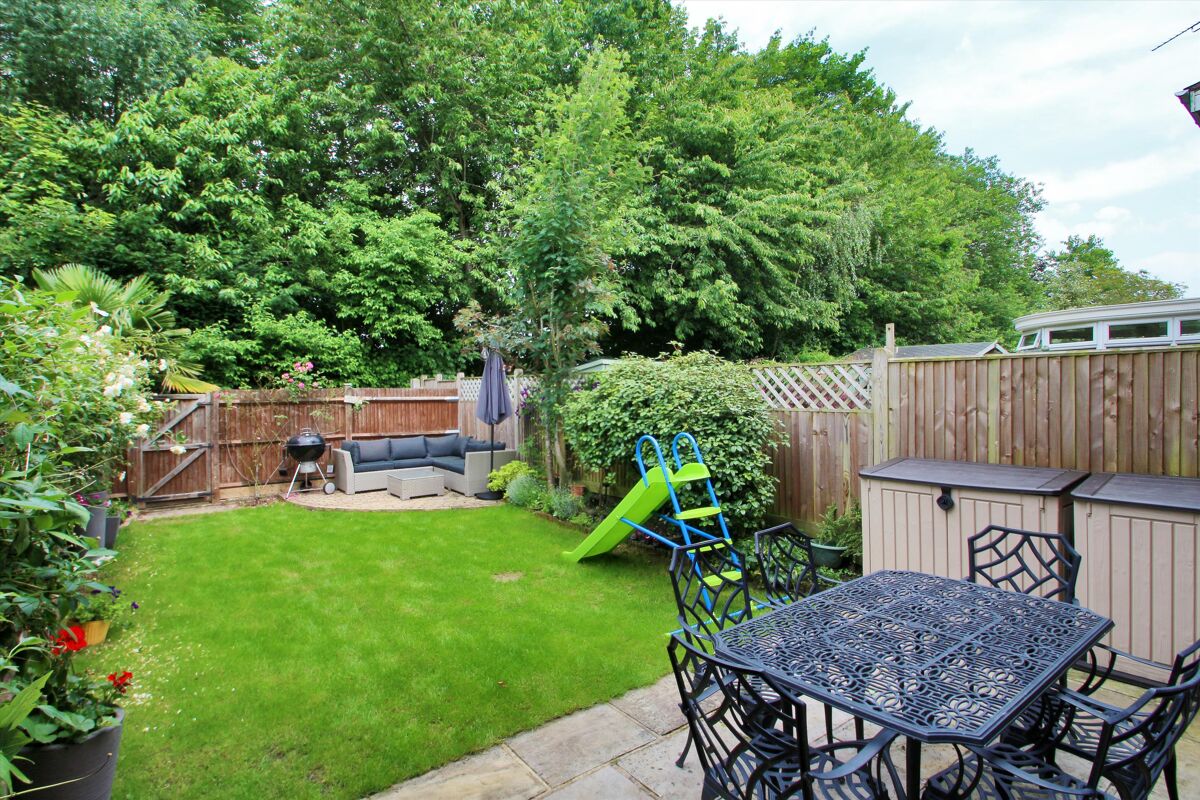 house for sale in Chesterfield Drive, Sevenoaks, Kent, TN13