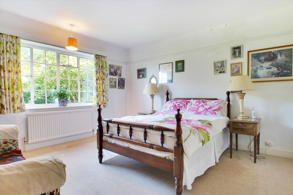 house for sale in Knole Way, Sevenoaks, Kent, TN13 SEV012118830 Knight Frank