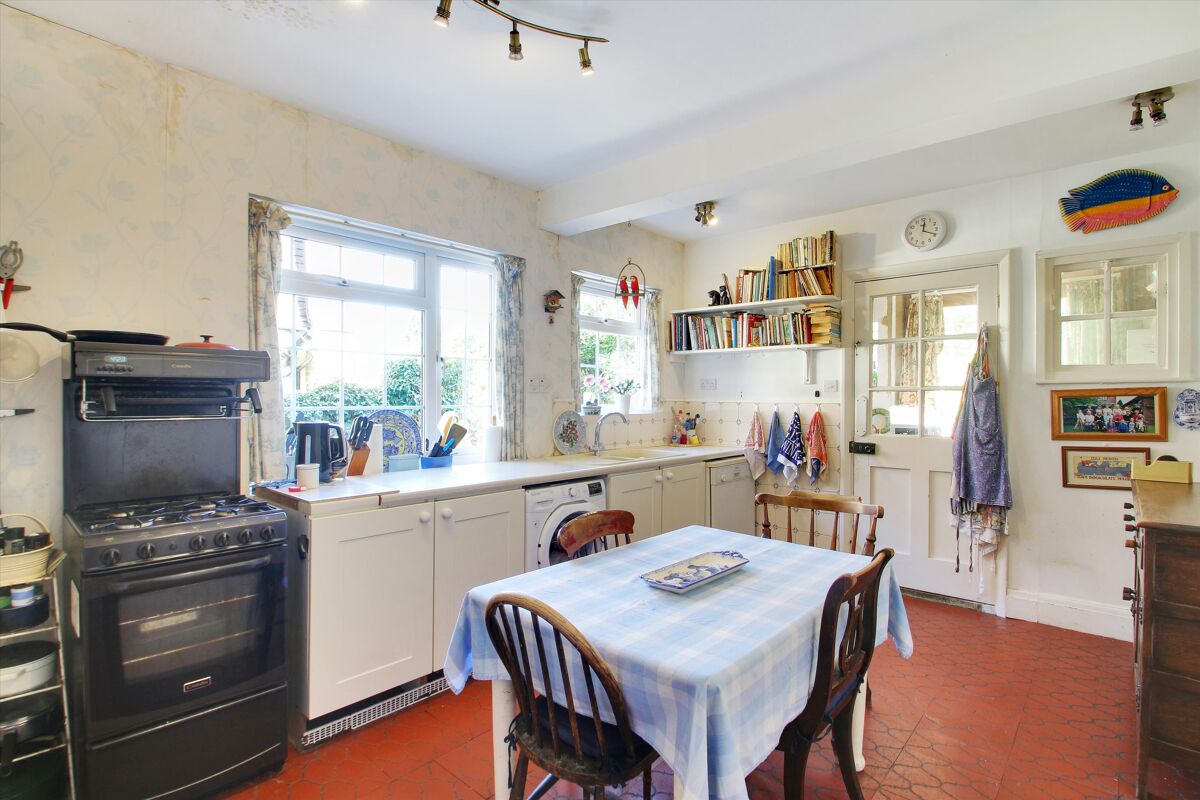 house for sale in Knole Way, Sevenoaks, Kent, TN13 SEV012118830 Knight Frank