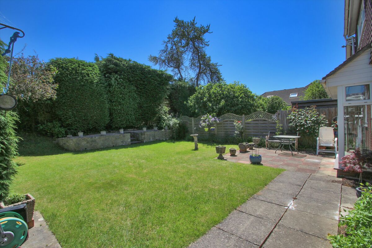 house for sale in Chesterfield Drive, Sevenoaks, Kent, TN13