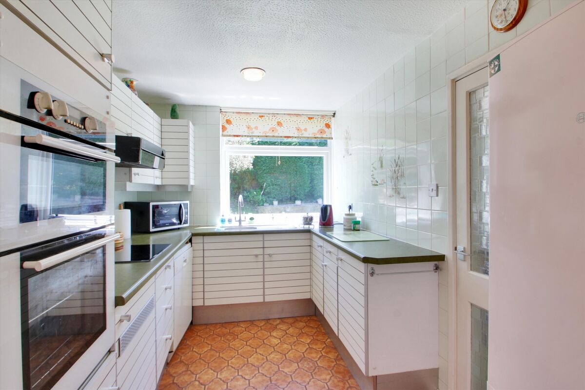 house for sale in Chesterfield Drive, Sevenoaks, Kent, TN13