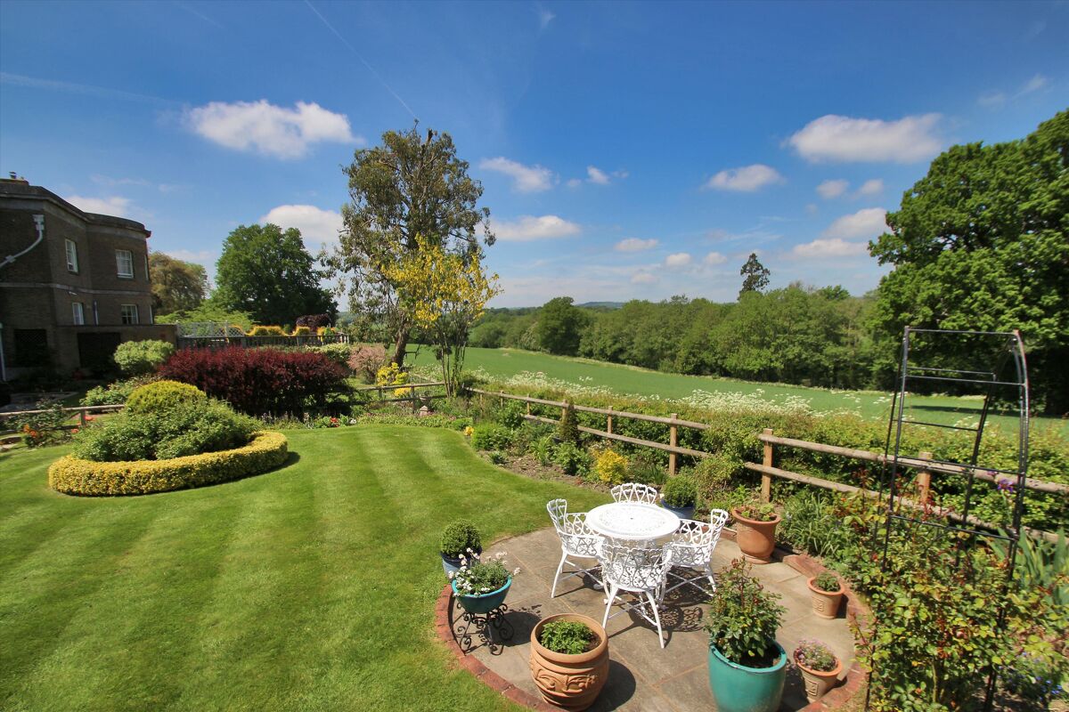 flat for sale in Hamptons, Park Road, Tonbridge, Kent, TN11