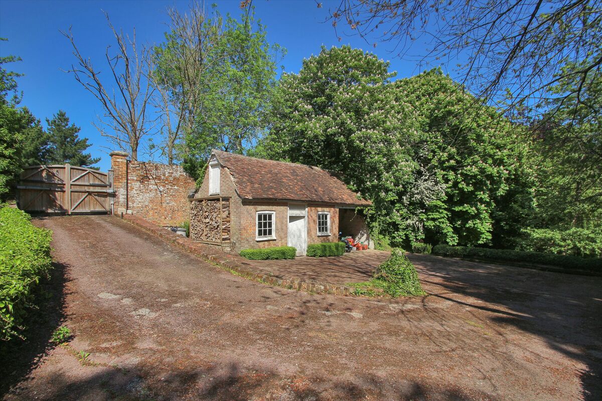 house for sale in Hollingbourne, Kent, ME17 SEV012156839 Knight Frank