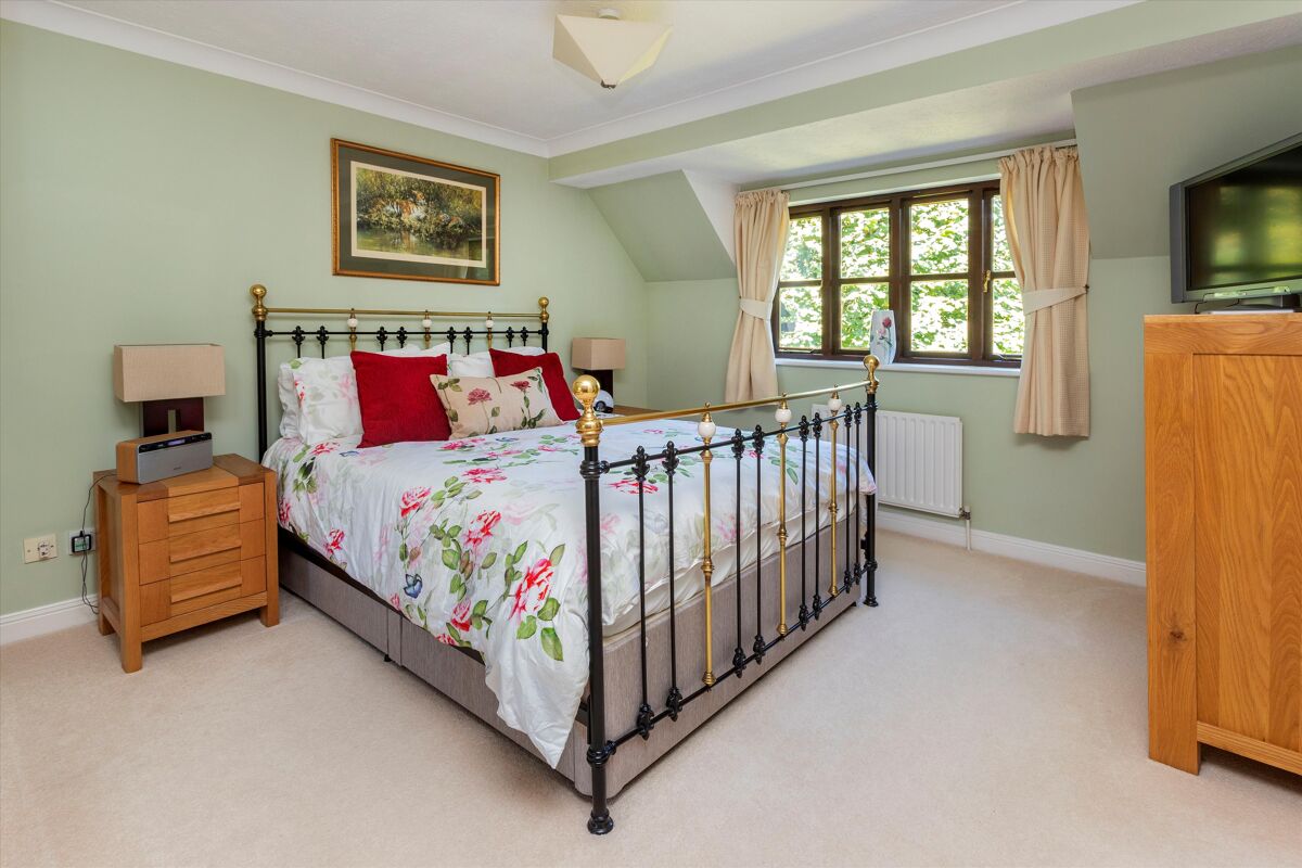 house for sale in Woodside Road, Sevenoaks, Kent, TN13 SEV012185322