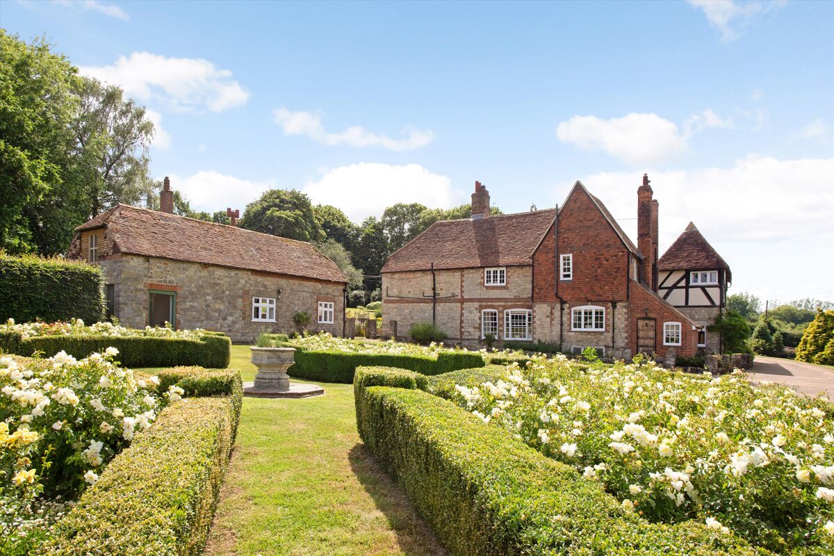 house for sale in Gallants Lane, East Farleigh, Maidstone, Kent, ME15 SEV012204121 Knight Frank