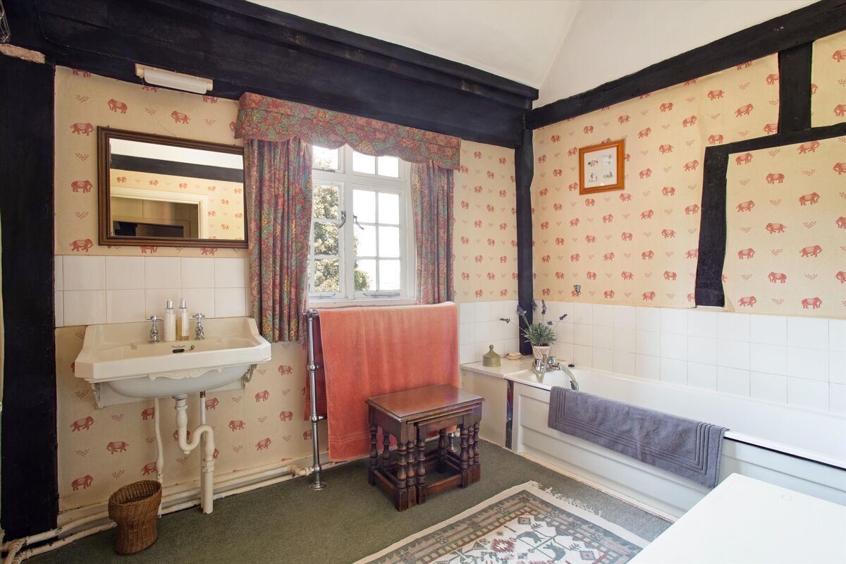 house for sale in Gallants Lane, East Farleigh, Maidstone, Kent, ME15