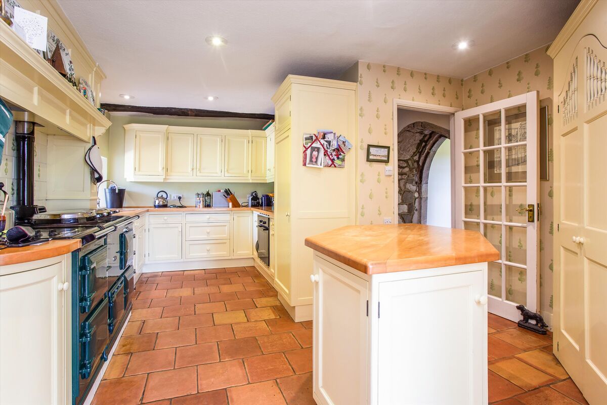 house for sale in Gallants Lane, East Farleigh, Maidstone, Kent, ME15