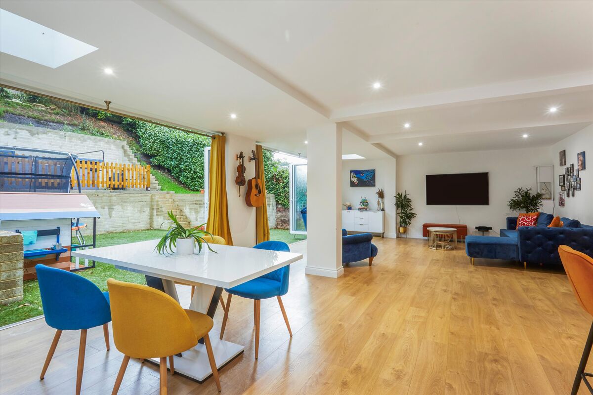 house for sale in Chesterfield Drive, Sevenoaks, Kent, TN13