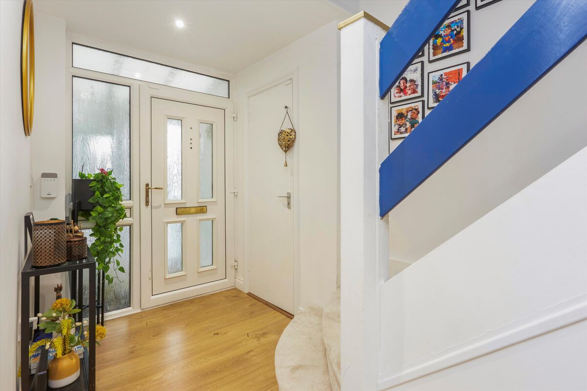 house for sale in Chesterfield Drive, Sevenoaks, Kent, TN13