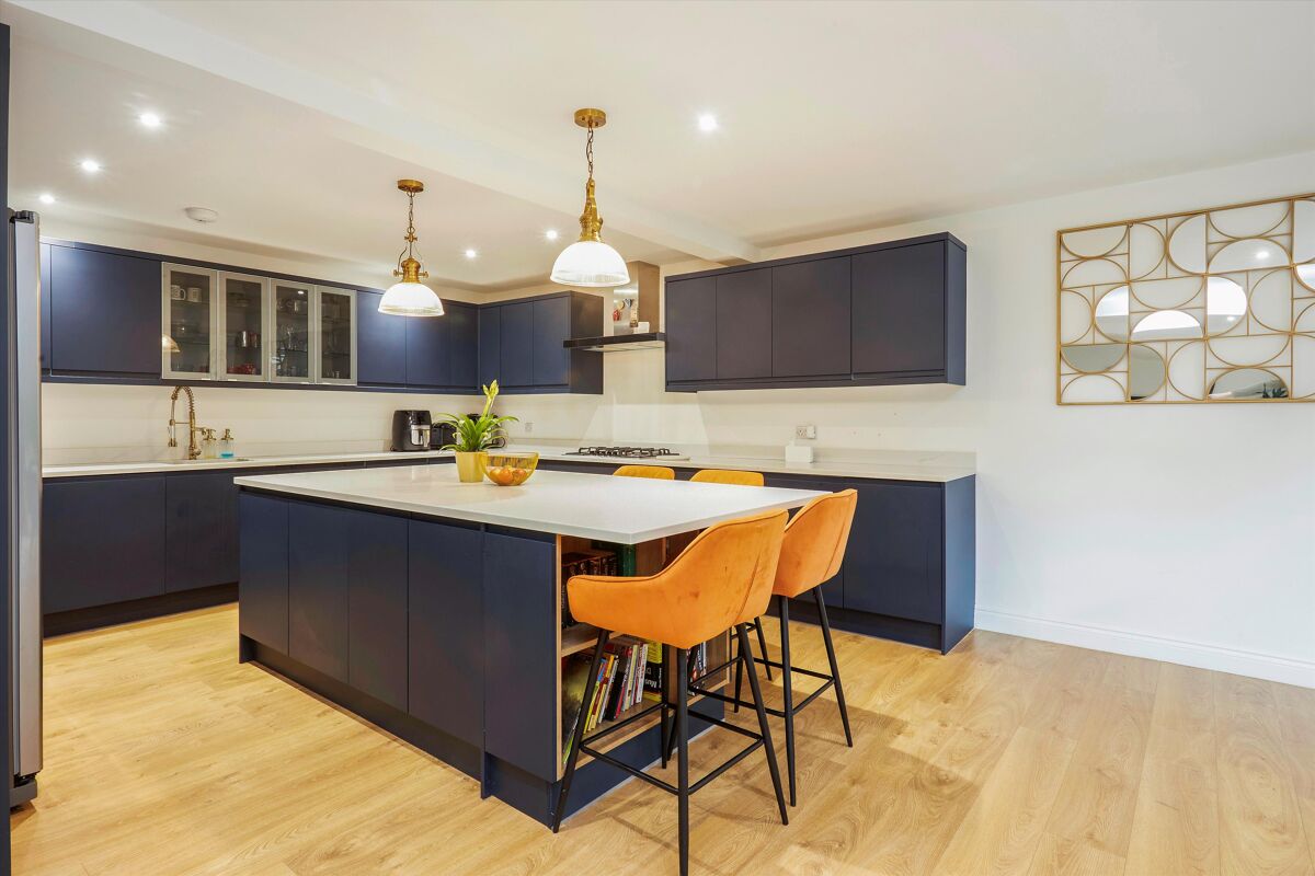 house for sale in Chesterfield Drive, Sevenoaks, Kent, TN13