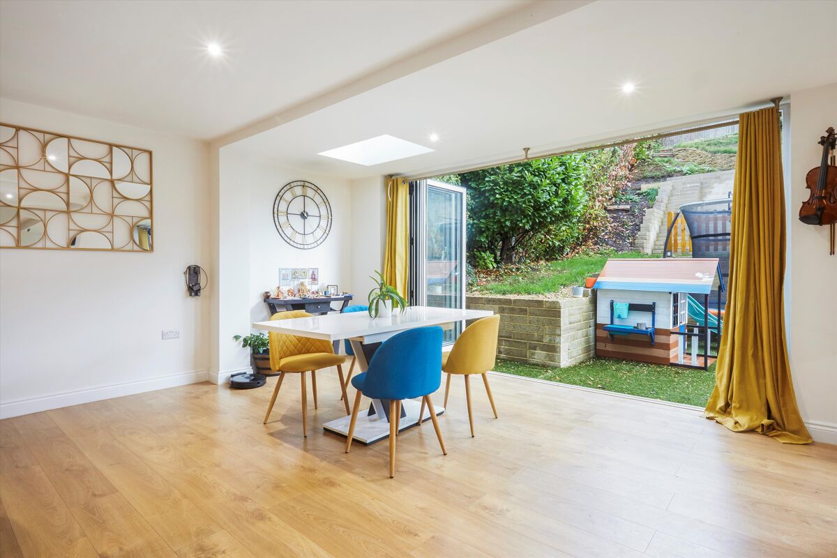 house for sale in Chesterfield Drive, Sevenoaks, Kent, TN13