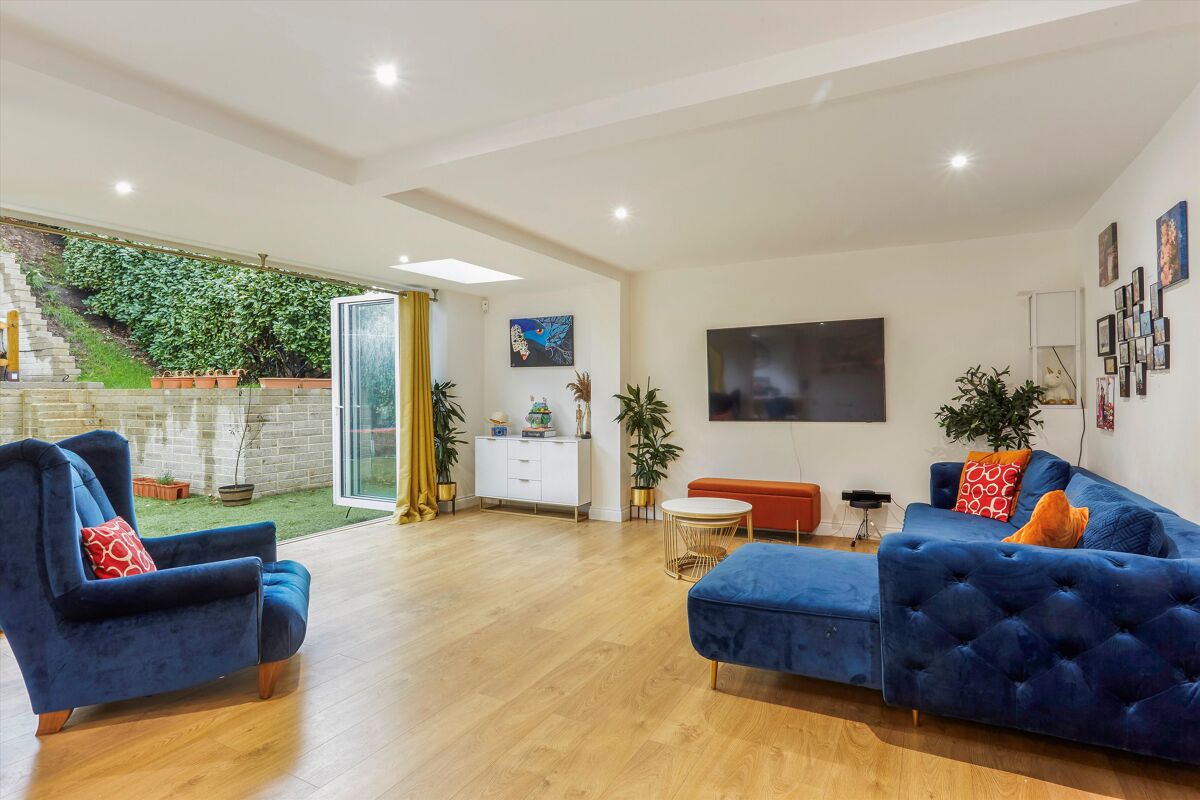 house for sale in Chesterfield Drive, Sevenoaks, Kent, TN13