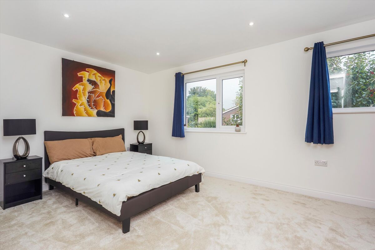 house for sale in Chesterfield Drive, Sevenoaks, Kent, TN13