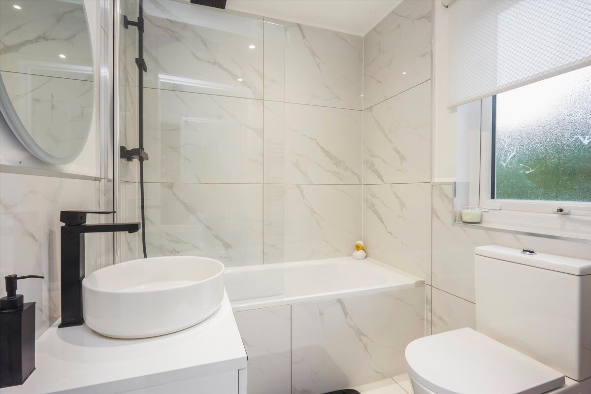 house for sale in Chesterfield Drive, Sevenoaks, Kent, TN13