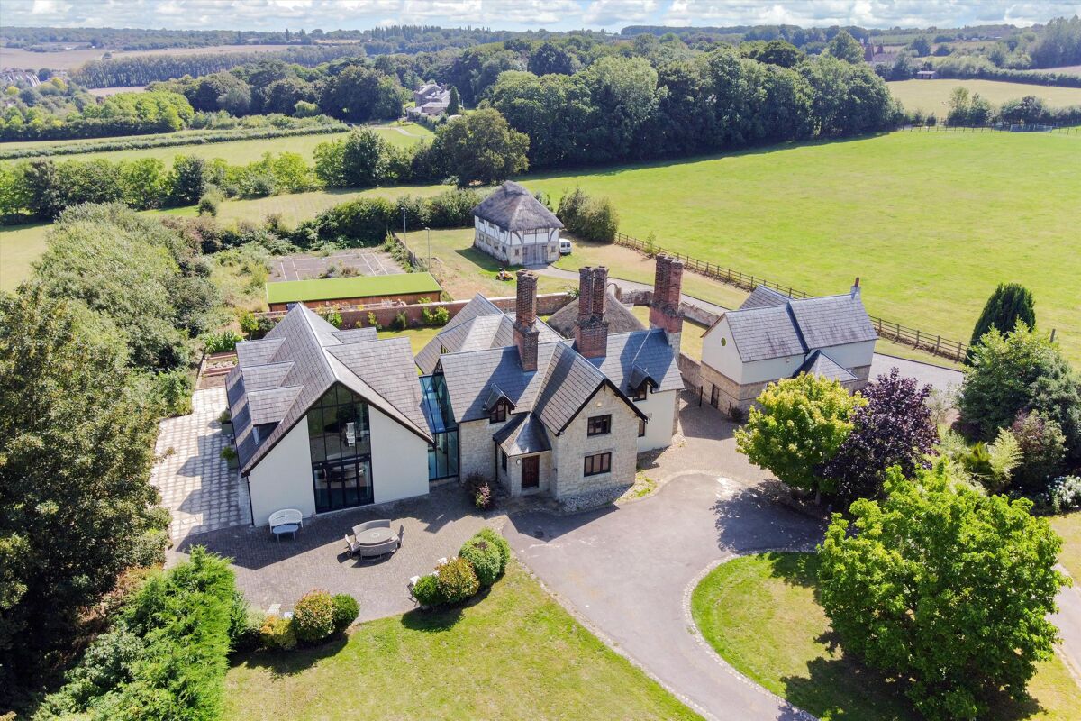 house for sale in Kettle Lane, East Farleigh, Maidstone, Kent, ME15 SEV012265153 Knight Frank