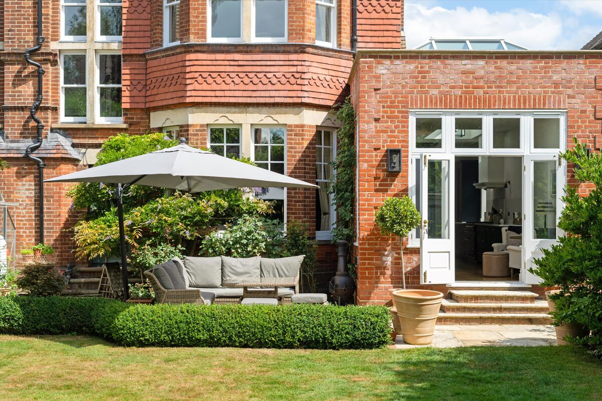 house for sale in Yardley Park Road, Tonbridge, Kent, TN9