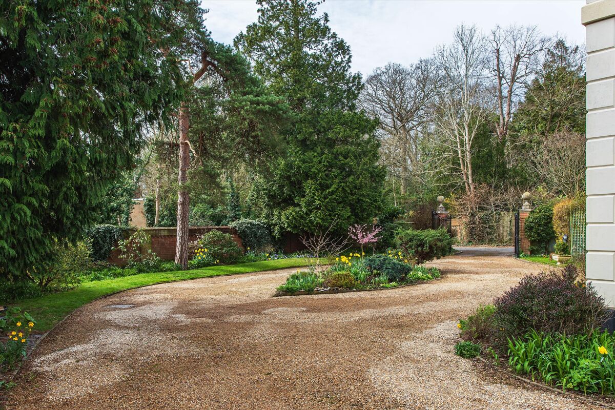 house for sale in Tonbridge Road, Hildenborough, Tonbridge, Kent, TN11