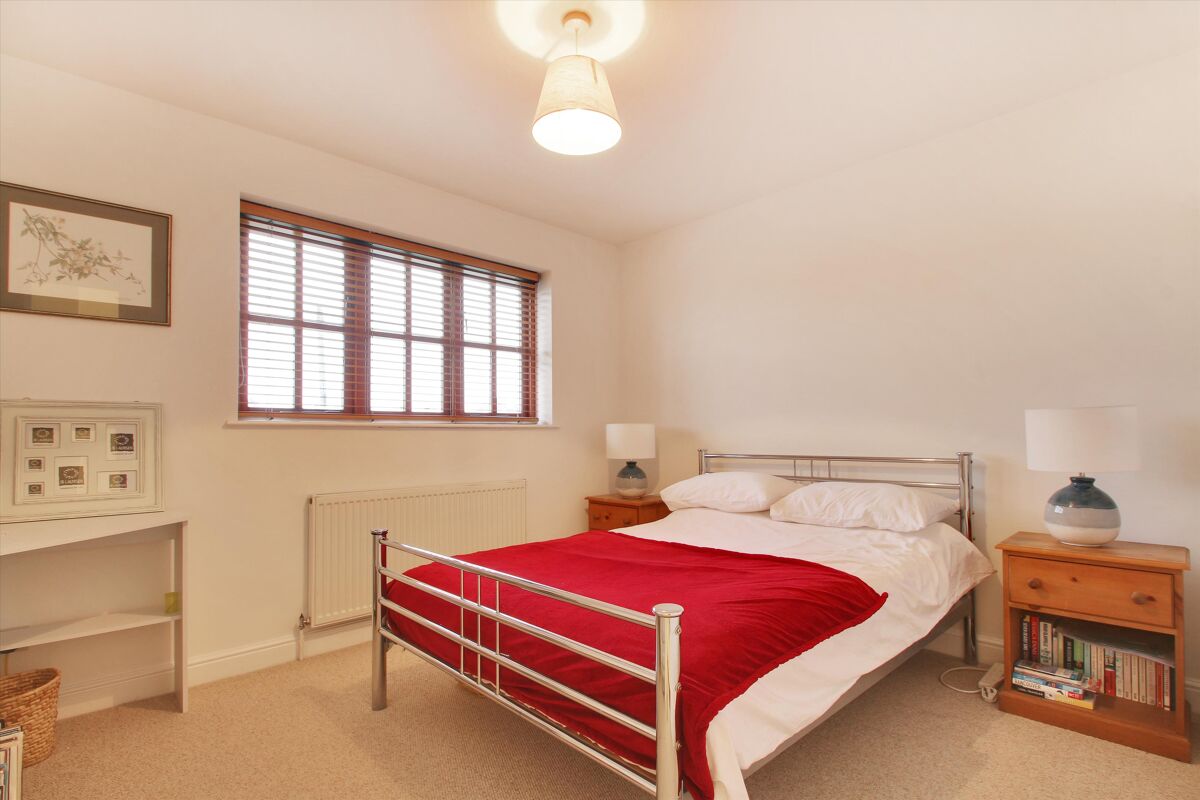 house for sale in Darenth Lane, Dunton Green, Sevenoaks, Kent, TN13