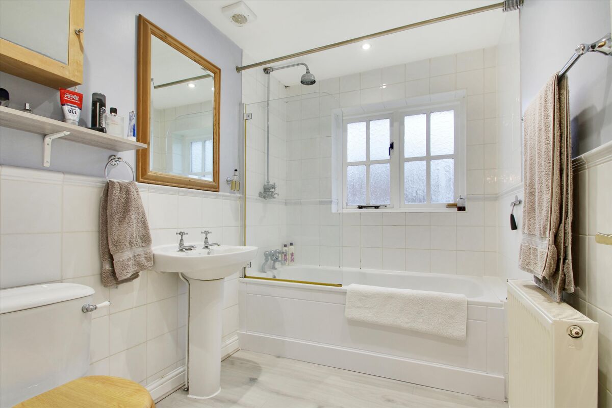 house for sale in Darenth Lane, Dunton Green, Sevenoaks, Kent, TN13