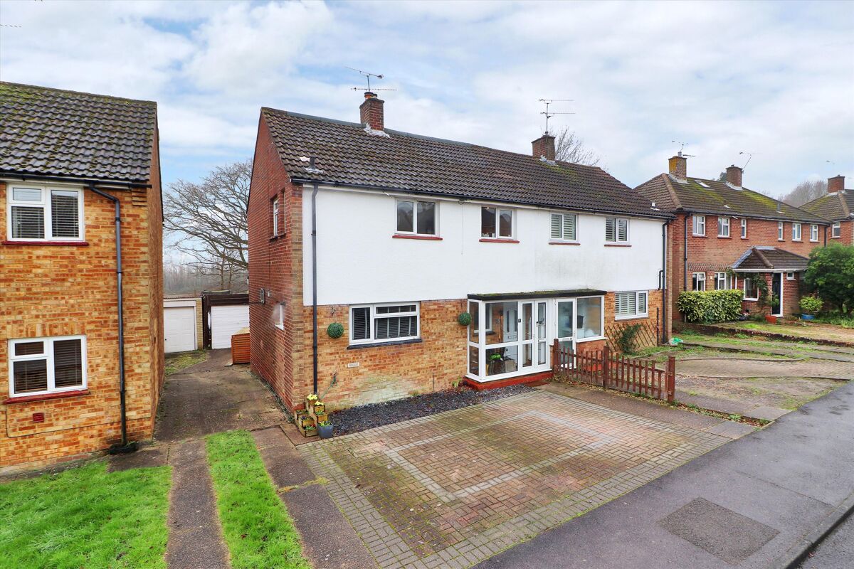 house for sale in Castle Drive, Kemsing, Sevenoaks, Kent, TN15