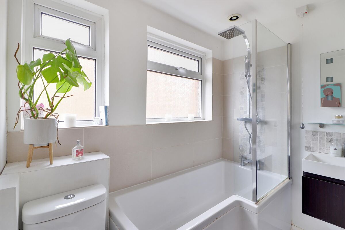 house for sale in Castle Drive, Kemsing, Sevenoaks, Kent, TN15