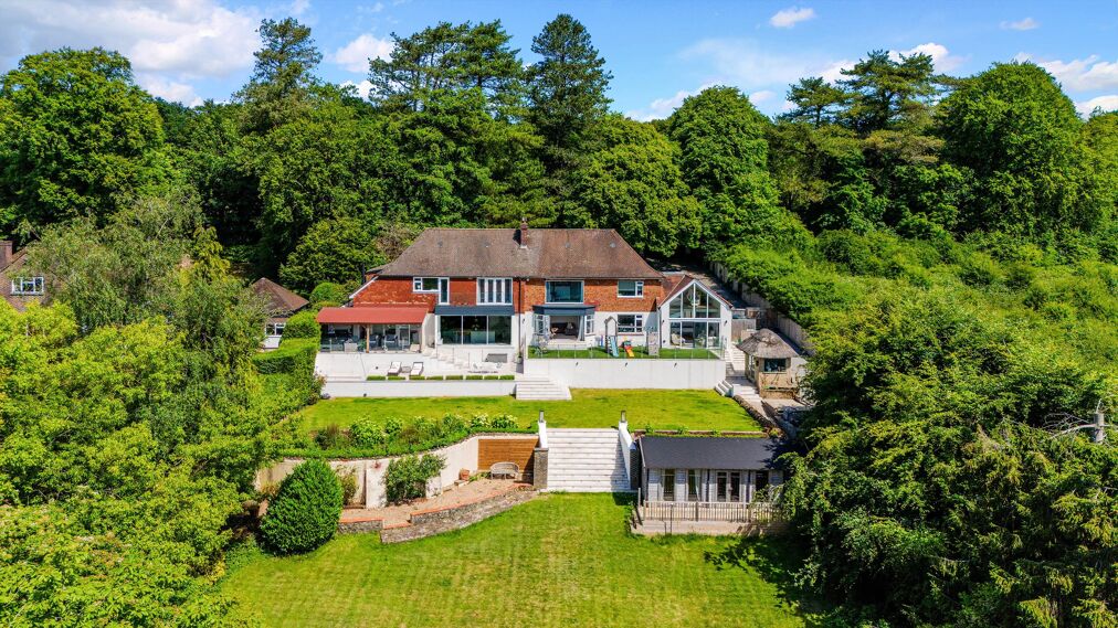 Image of Chestnut Avenue, Westerham, Surrey, TN16