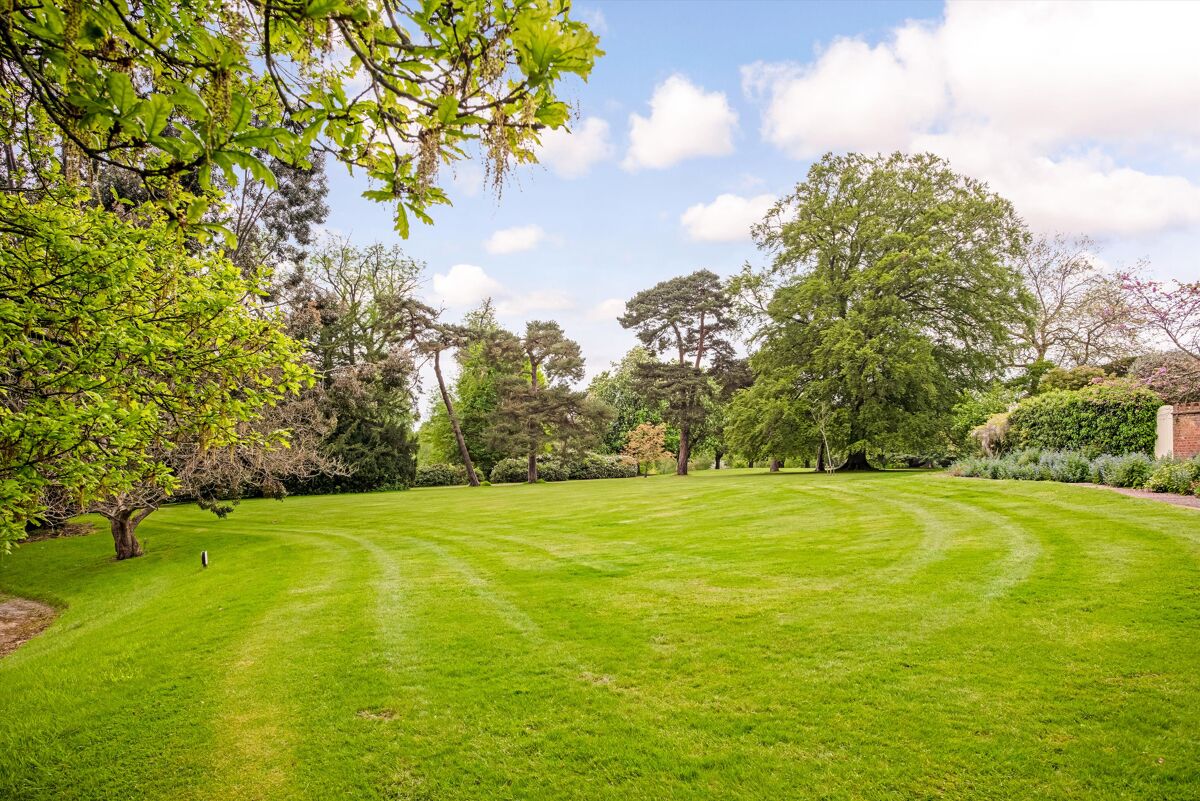 house for sale in North Frith Park, Hadlow, Tonbridge, Kent, TN11