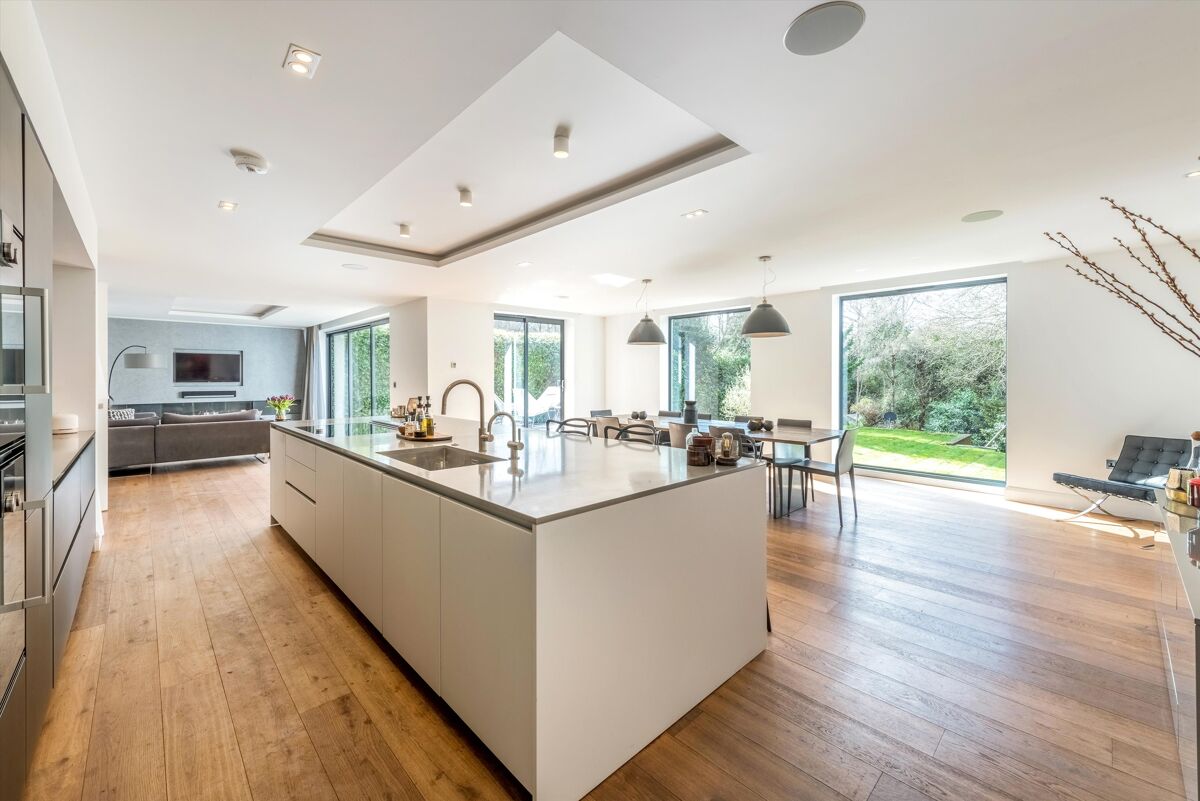 house for sale in White Hart Wood, Sevenoaks, Kent, TN13 - SEV012373786 ...