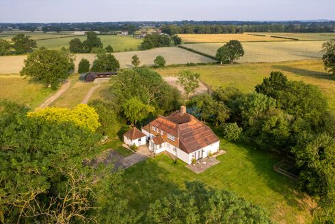 Picture of 4 bedroom house for sale.