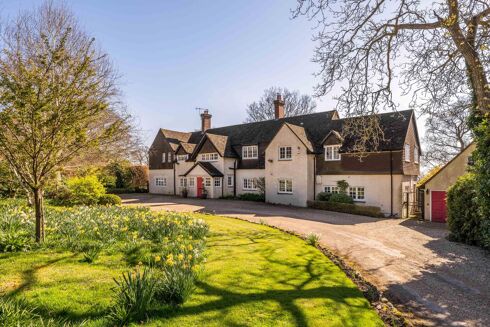 Picture of 6 bedroom house for sale.