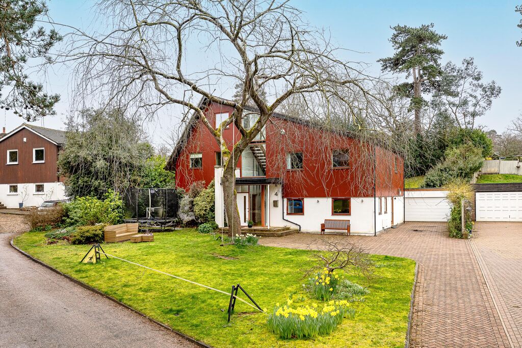 Image of Pineneedle Lane, Sevenoaks, Kent TN13