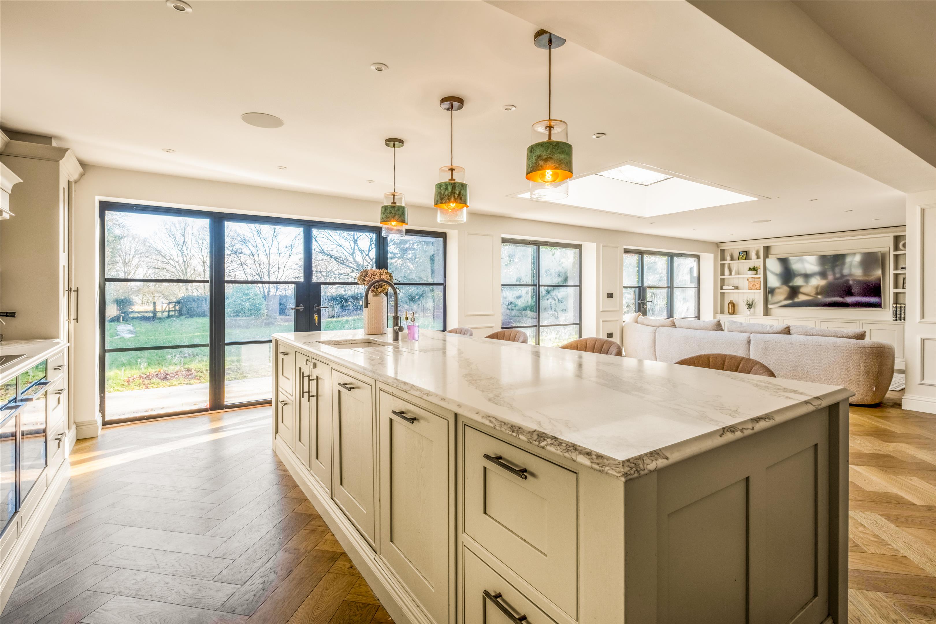 A Country Haven of Modern Elegance 1